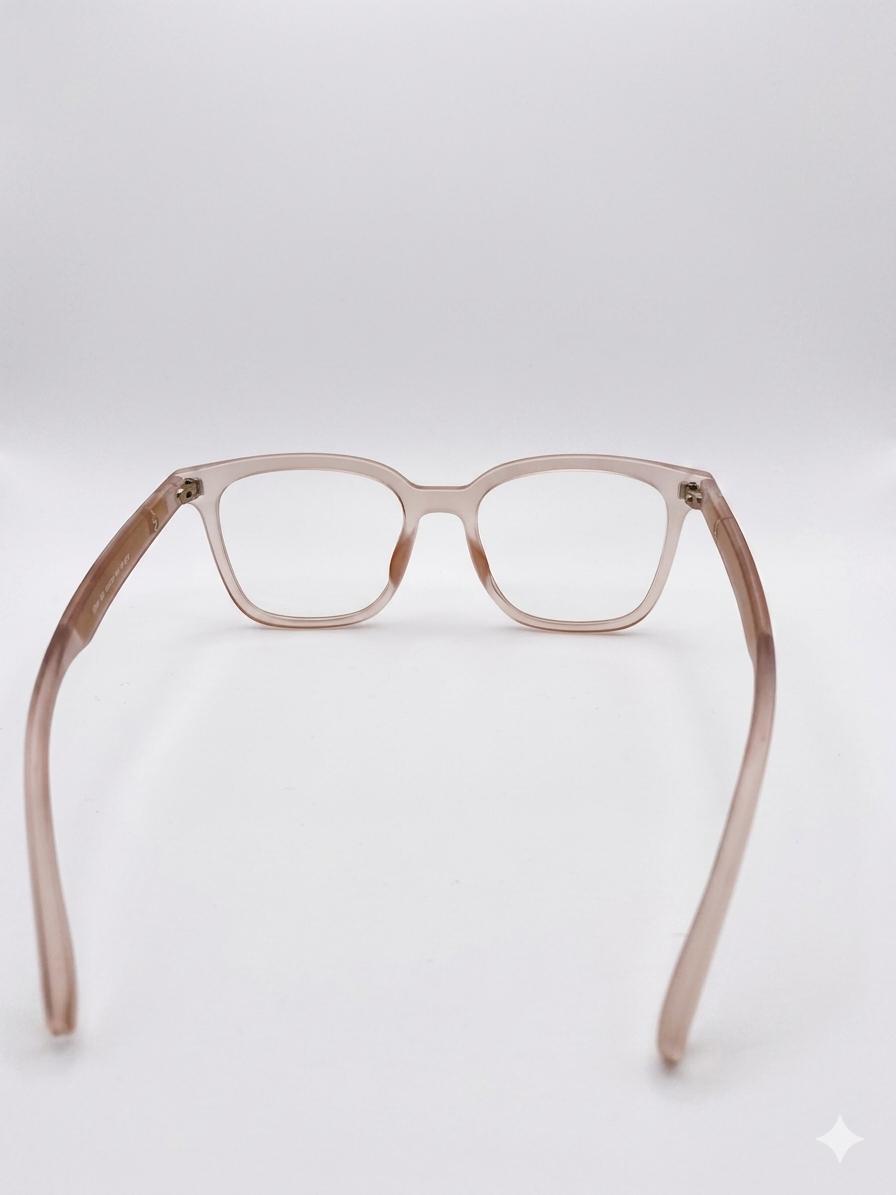 gafas de Vista Louis Vuitton – Elegancia Traslúcida y Detalles Monograma
