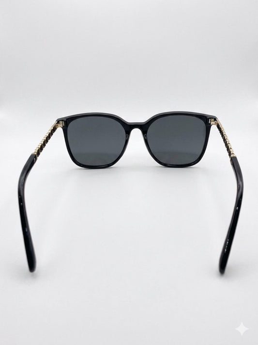 Gafas de Sol Chanel Cuadradas Negras con Patillas de Cadena Entrelazada Oro