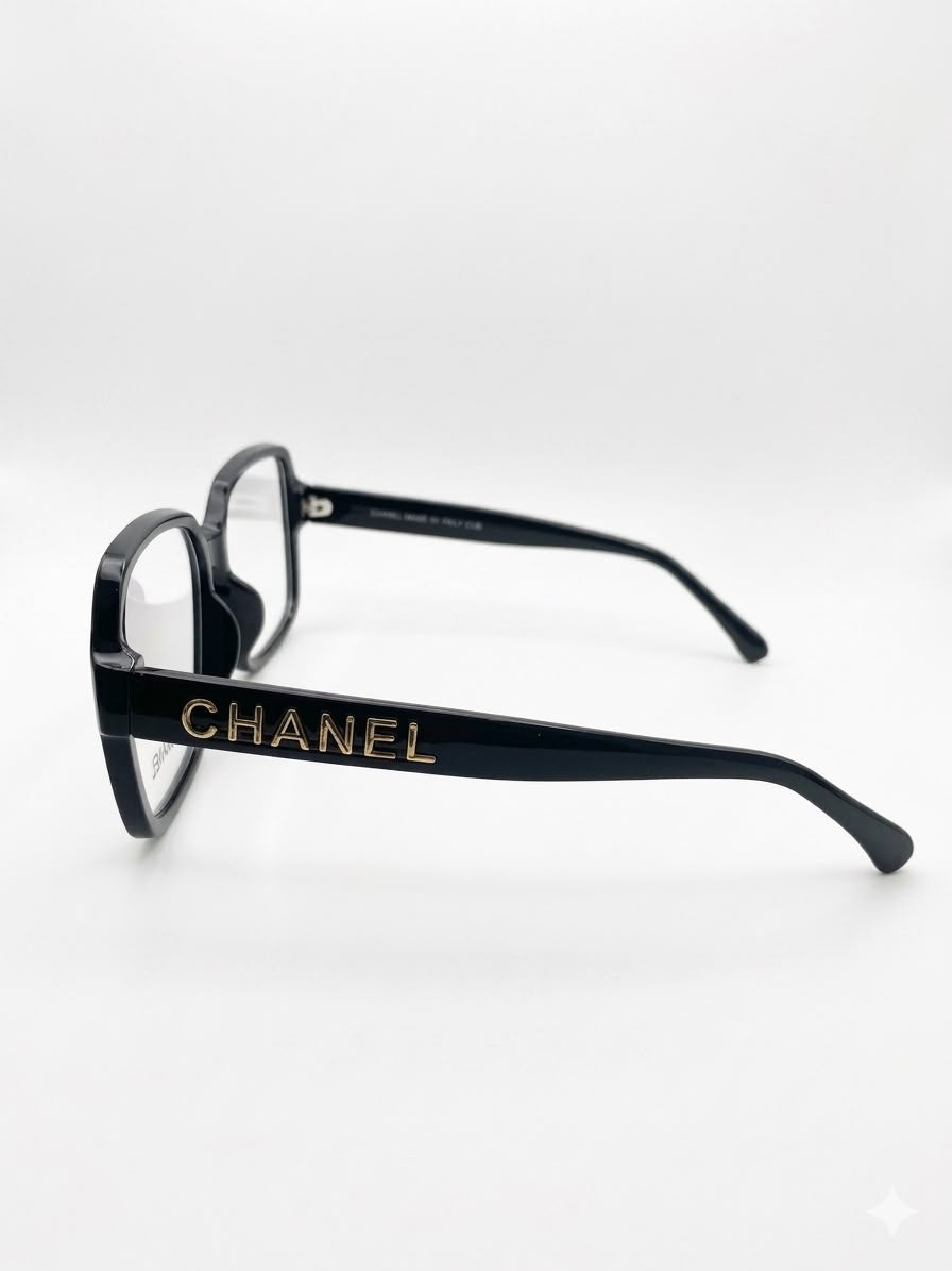 Gafas de vista Chanel en color negro con detalle dorado
