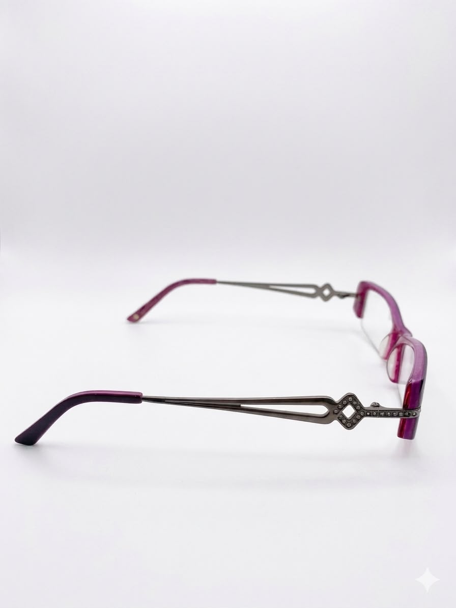 Eleva tu estilo con estas sofisticadas gafas de lectura, que combinan elegancia y funcionalidad.