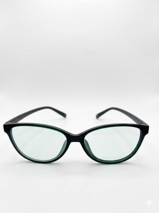 Gafas con marco negro y estilo moderno