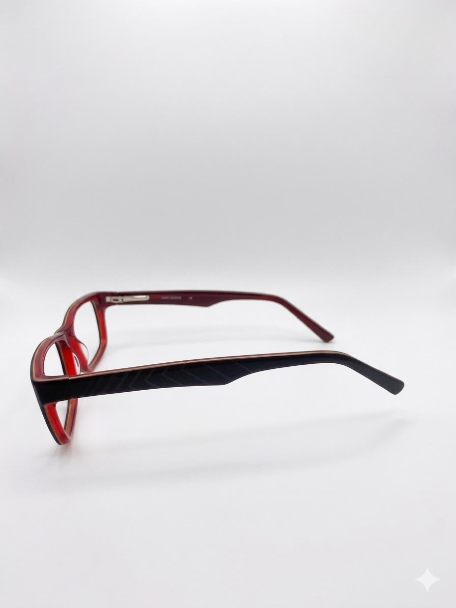 Gafas de diseño bicolor: Marco exterior oscuro con interior en tono rojo vibrante