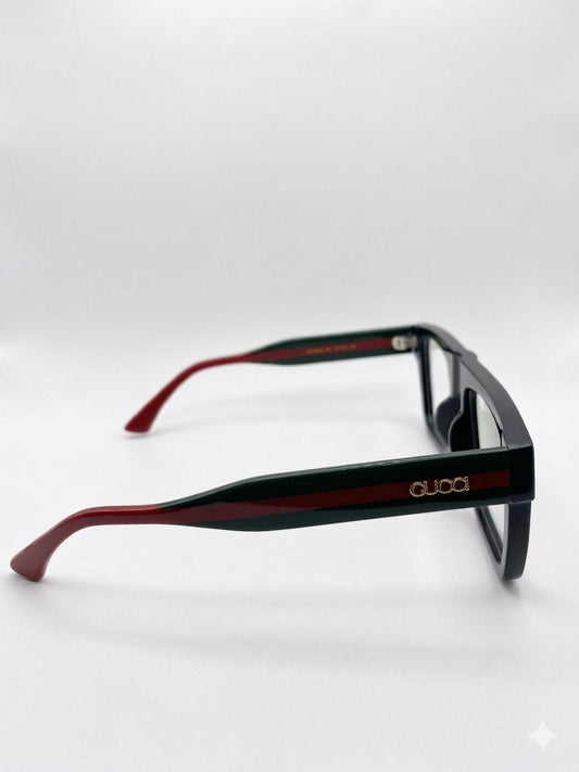 Gucci: Lujo Audaz, Sofisticación Italiana y el Arte de la Autoexpresión.