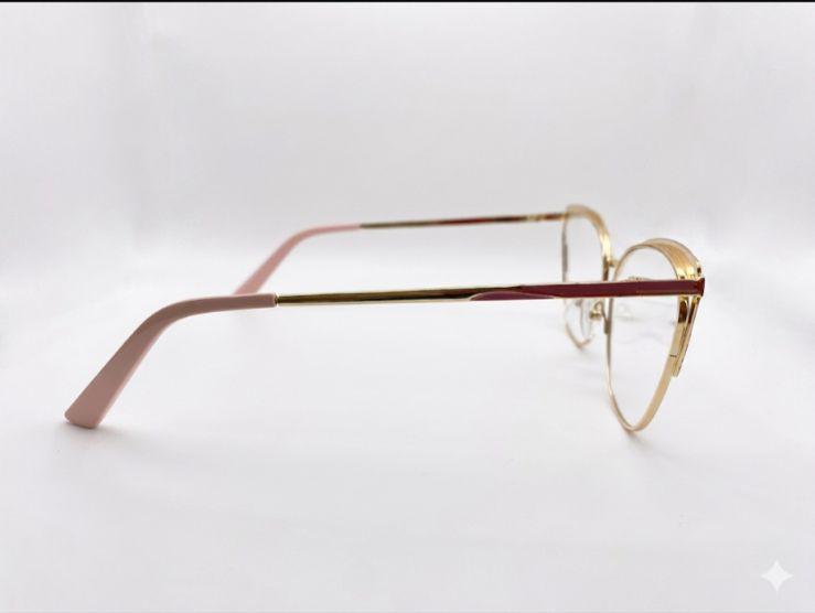 Mirada de Éxito: Estilo Cat-Eye Reinterpretado