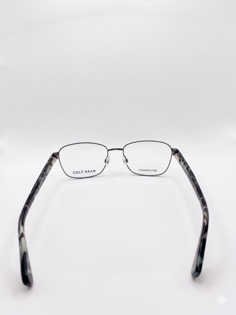 Cole Haan: Elegancia Arquitectónica en Acero Inoxidable