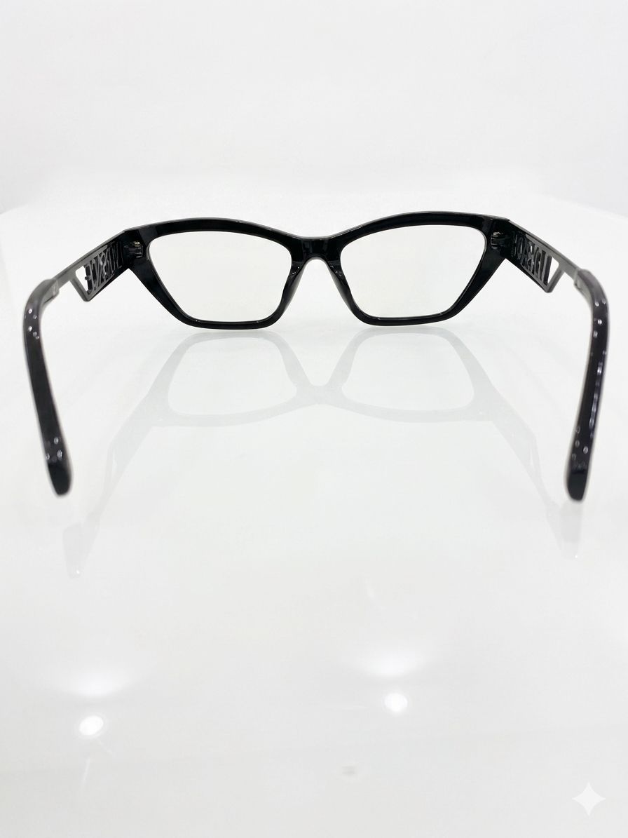 Versace Cat-Eye: La Definición de la Mirada Audaz