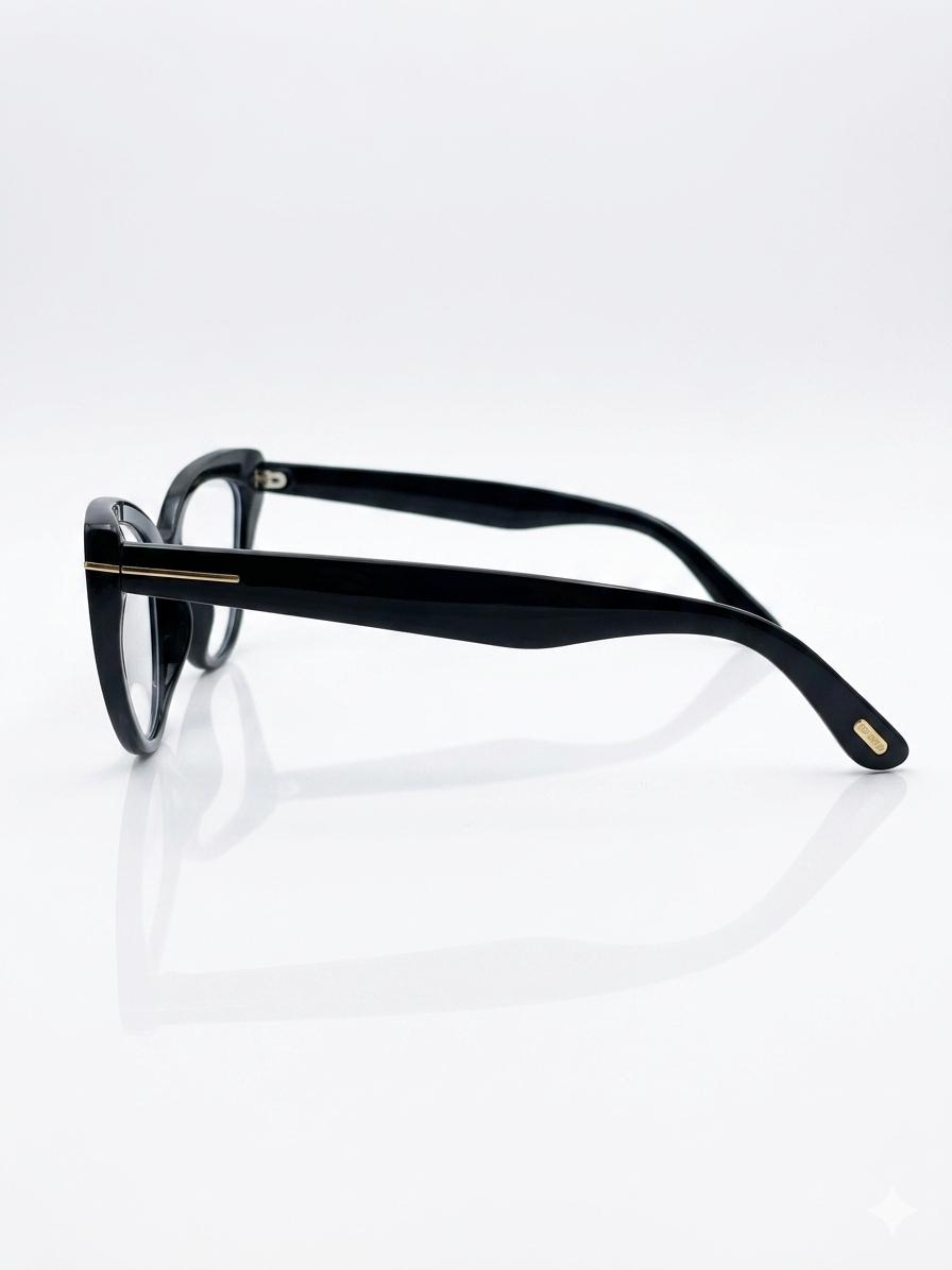 PERSPECTIVES: La Elegancia Redefinida en Miradas Cat-Eye