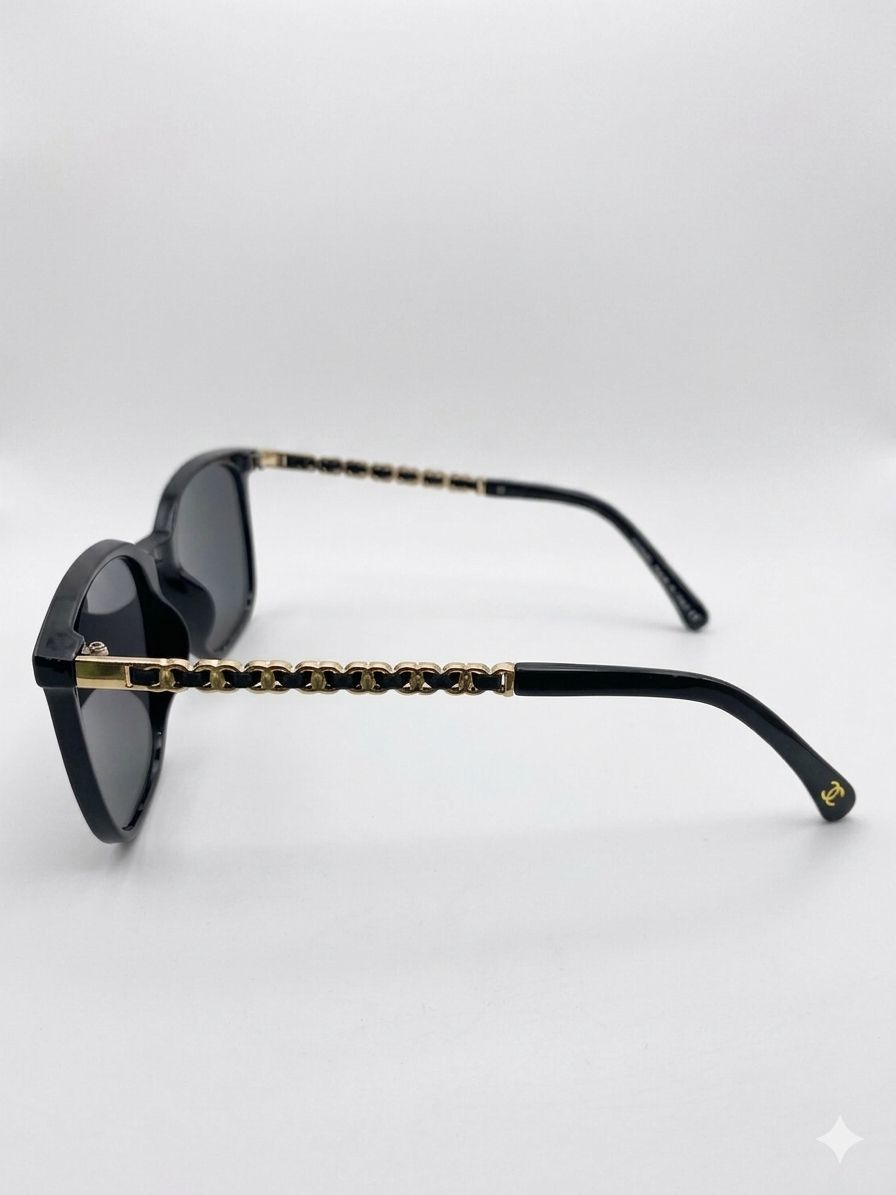 Gafas de Sol Chanel Cuadradas Negras con Patillas de Cadena Entrelazada Oro