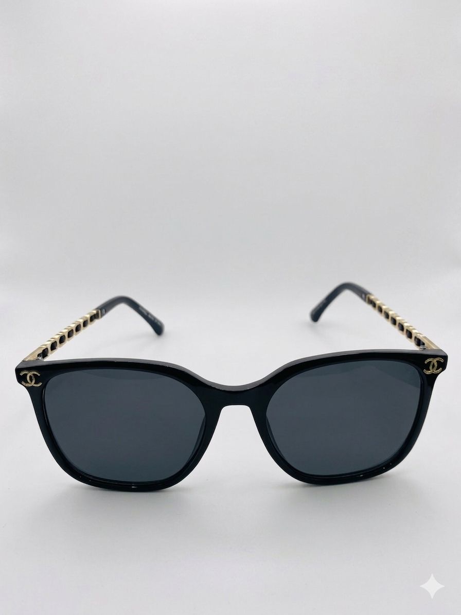 Gafas de Sol Chanel Cuadradas Negras con Patillas de Cadena Entrelazada Oro