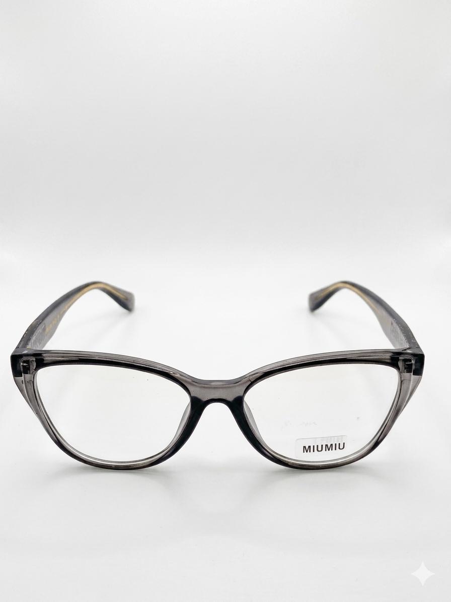 Armazón Oftálmico Miu Miu para Mujer – Estilo Cat-Eye en Acetato Gris Translúcido