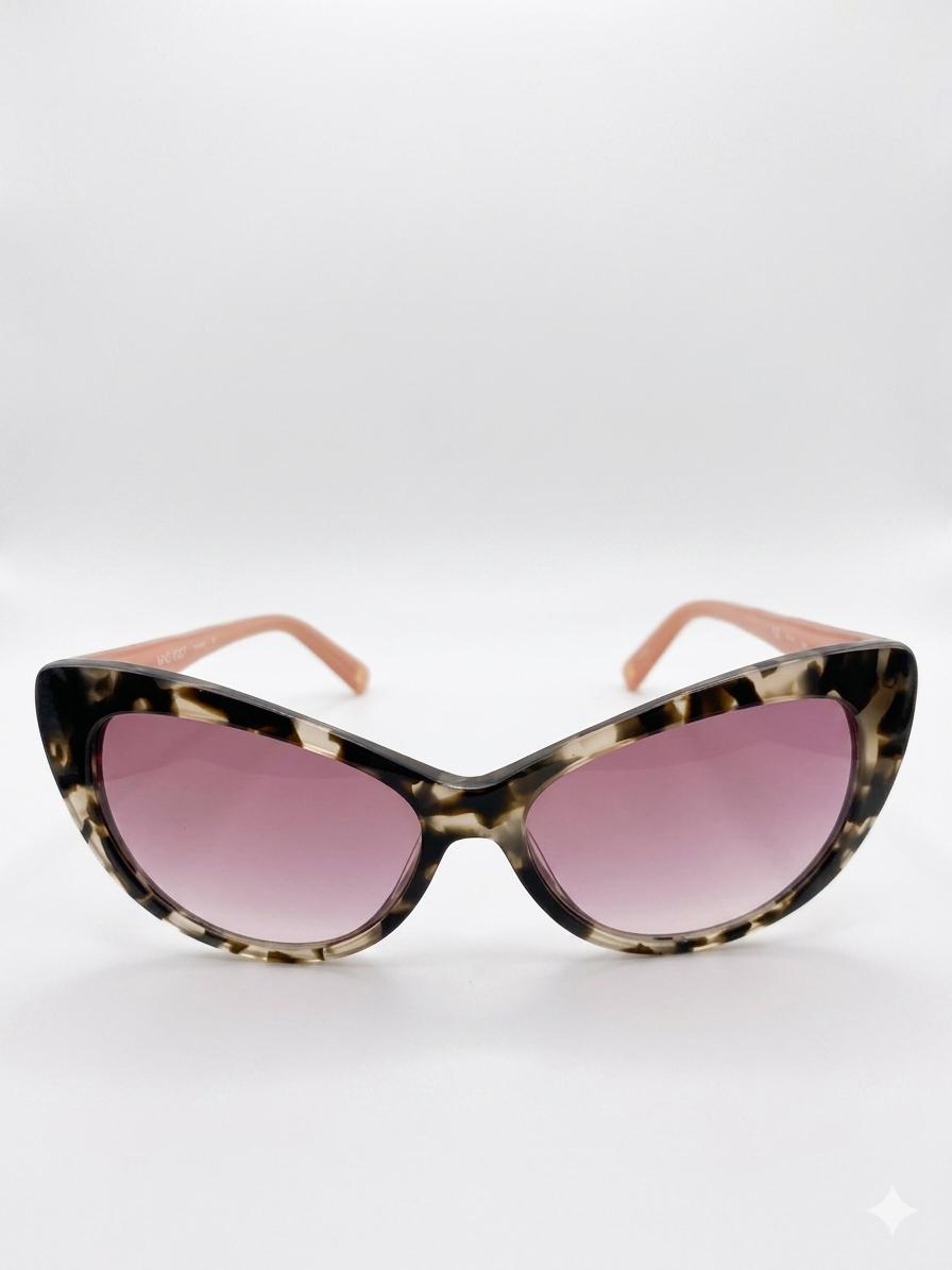 Gafas de Sol Nine West Estilo Cat-Eye Carey y Rosa – Elegantes y Chic