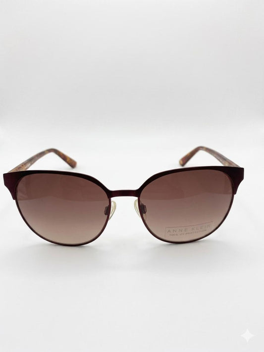 Gafas de Sol Anne Klein para Mujer – Estilo Cat-Eye Marrón Degradado y Patillas Carey