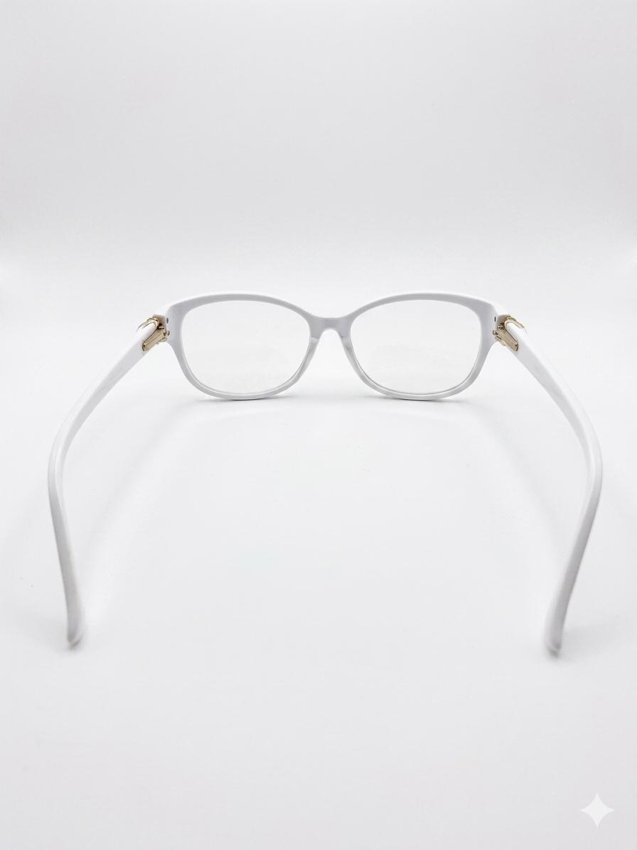 Lentes de Sol / Oftálmicos Gucci en Color Blanco con Detalles Dorados (Estilo Cat-Eye)