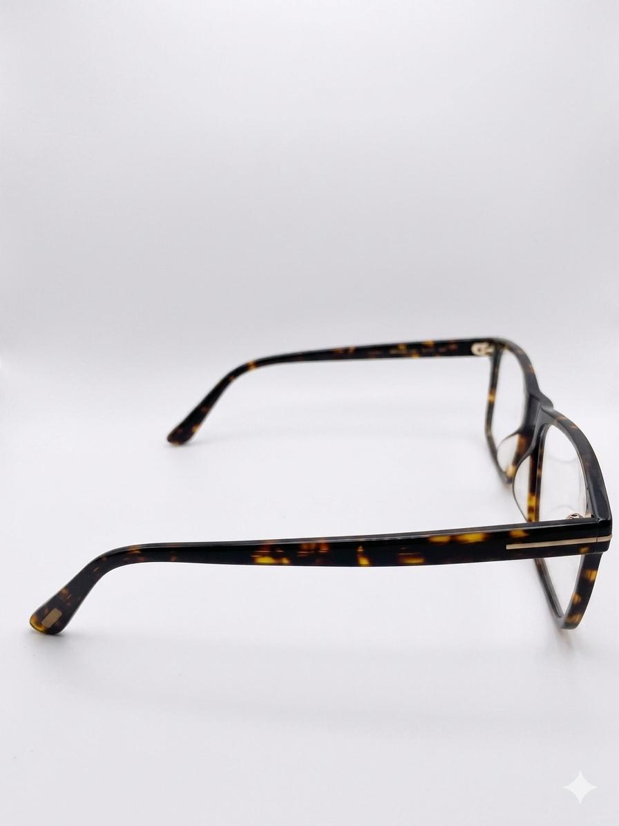 PTom Ford TF5401 – Elegancia Tortoise Rectangular