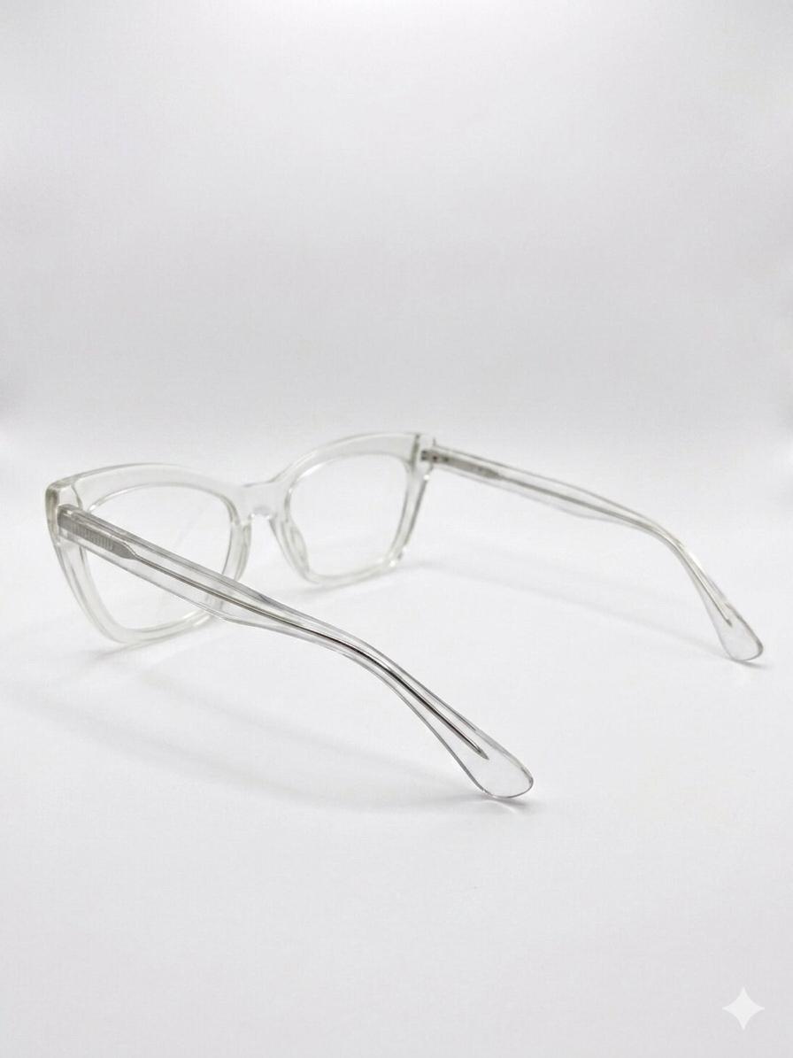 Montura Oftálmica Miu Miu – Transparente Crystal Cat-Eye Elegance