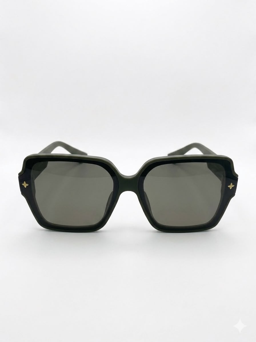 Gafas de sol de diseño con monograma y emblema metálic