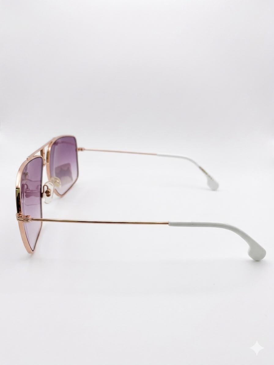 Gafas de sol diseño con marco blanco y detalles dorados