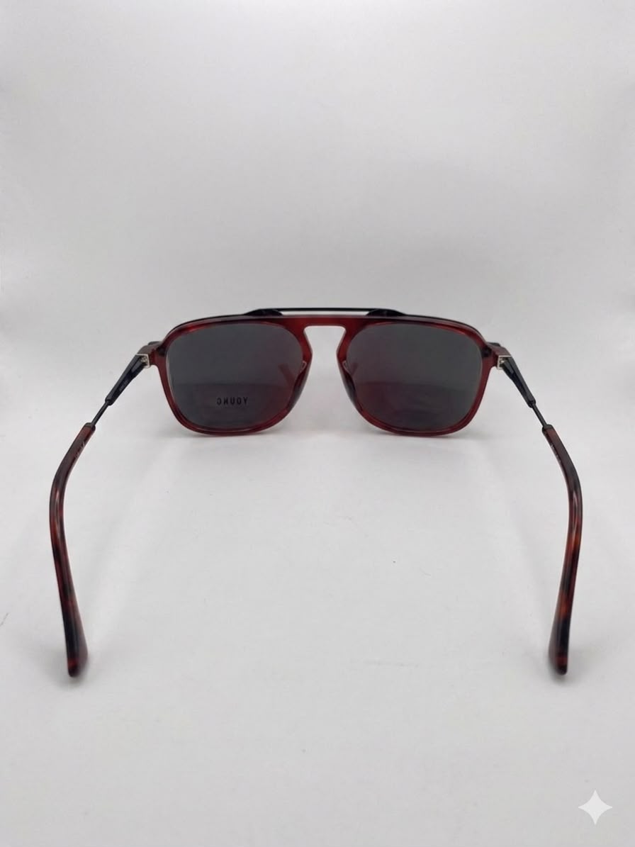 Gafas de sol estilo aviador con marco burdeos y detalle Young