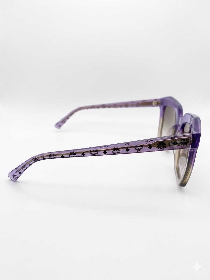 Gafas de sol MCM estilo degradado.
