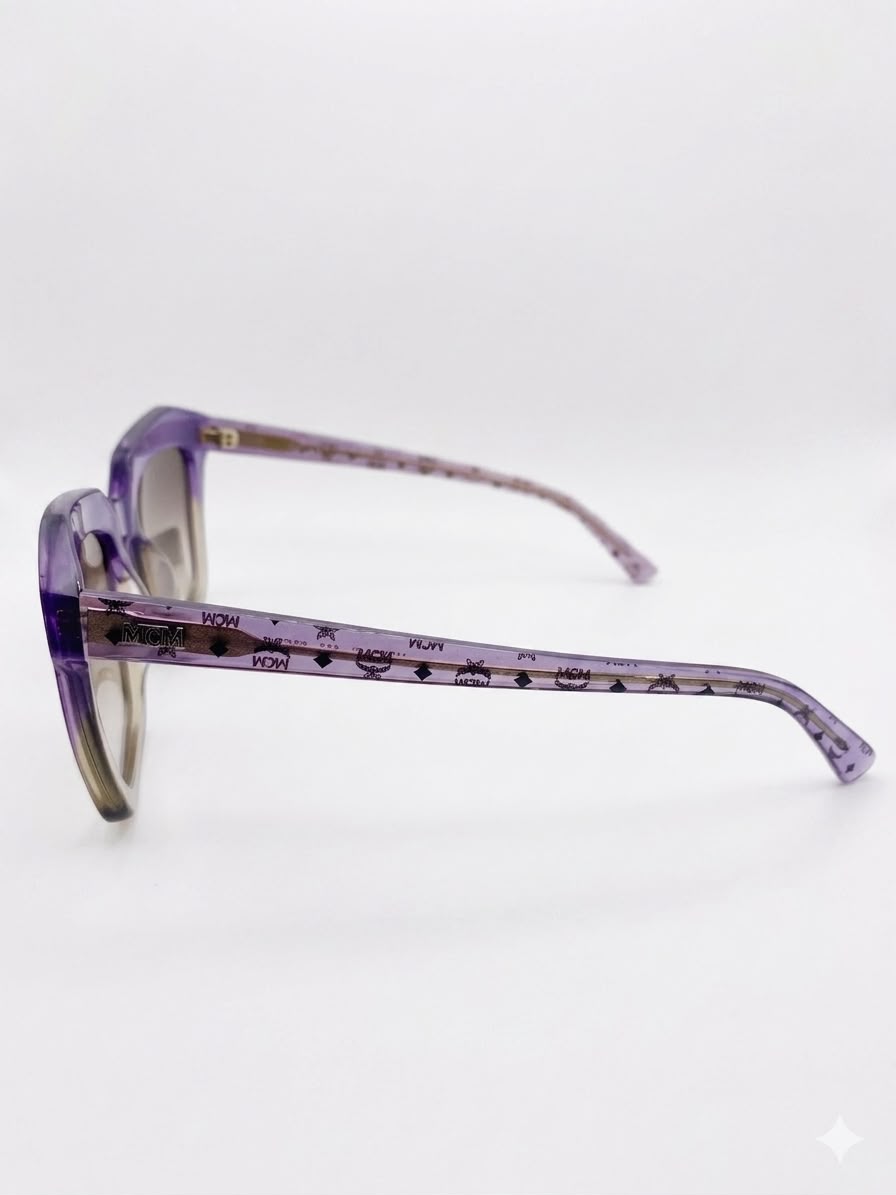 Gafas de sol MCM estilo degradado.