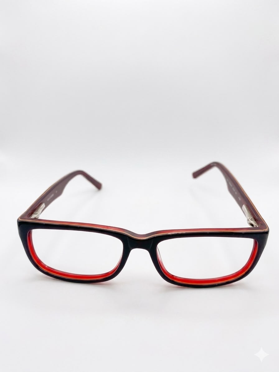 Gafas de diseño bicolor: Marco exterior oscuro con interior en tono rojo vibrante