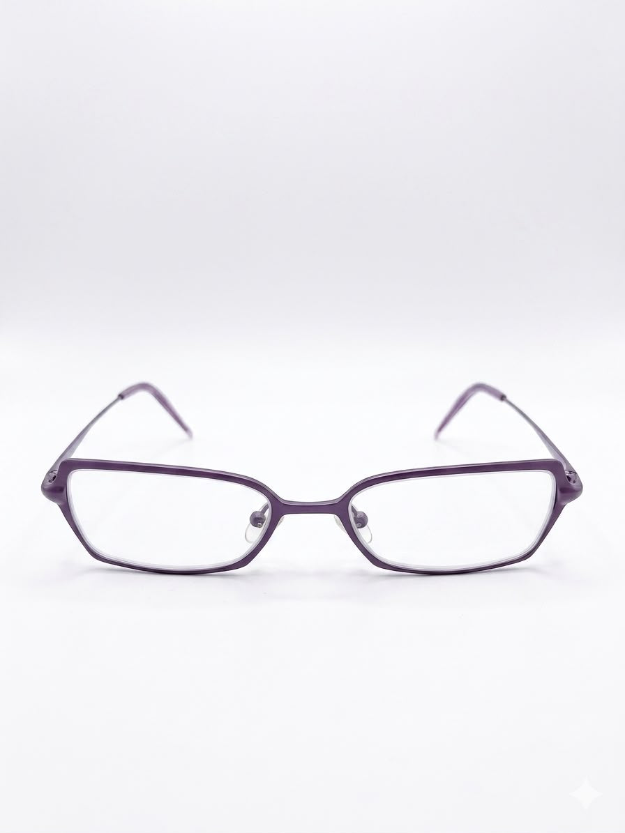 Lentes de marco rectangular en tono morado.