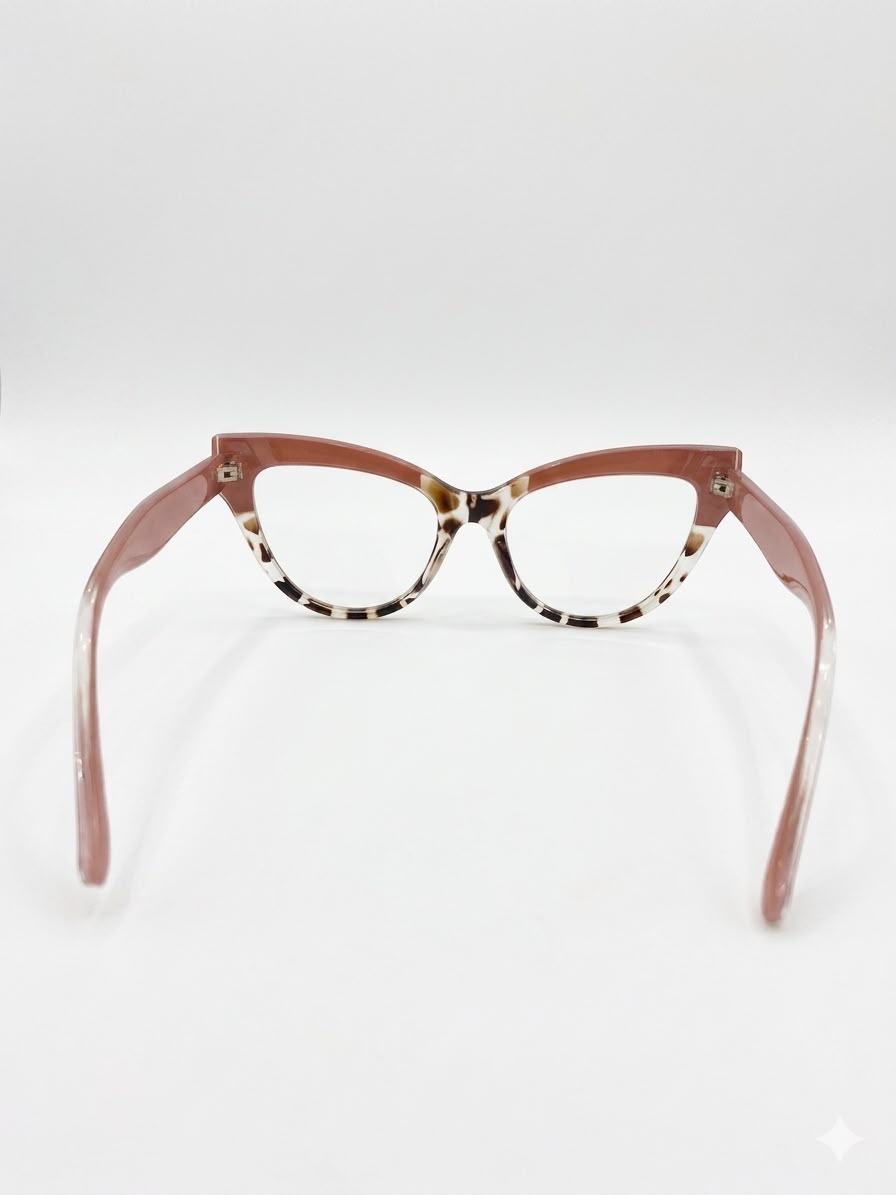 Lentes de Estilo "Cat-Eye" con Estampado Carey y Detalle Metálico
