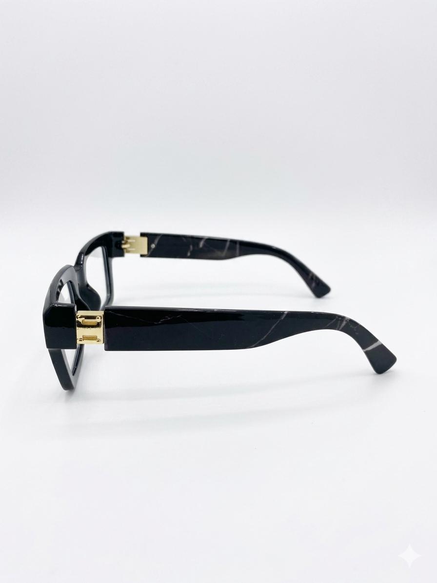 Gafas de Montura Cuadrada con Detalle de Mármol y Acentos Dorados.