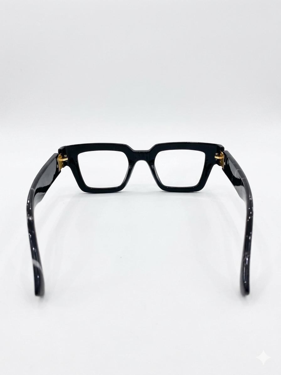 Gafas de Montura Cuadrada con Detalle de Mármol y Acentos Dorados.