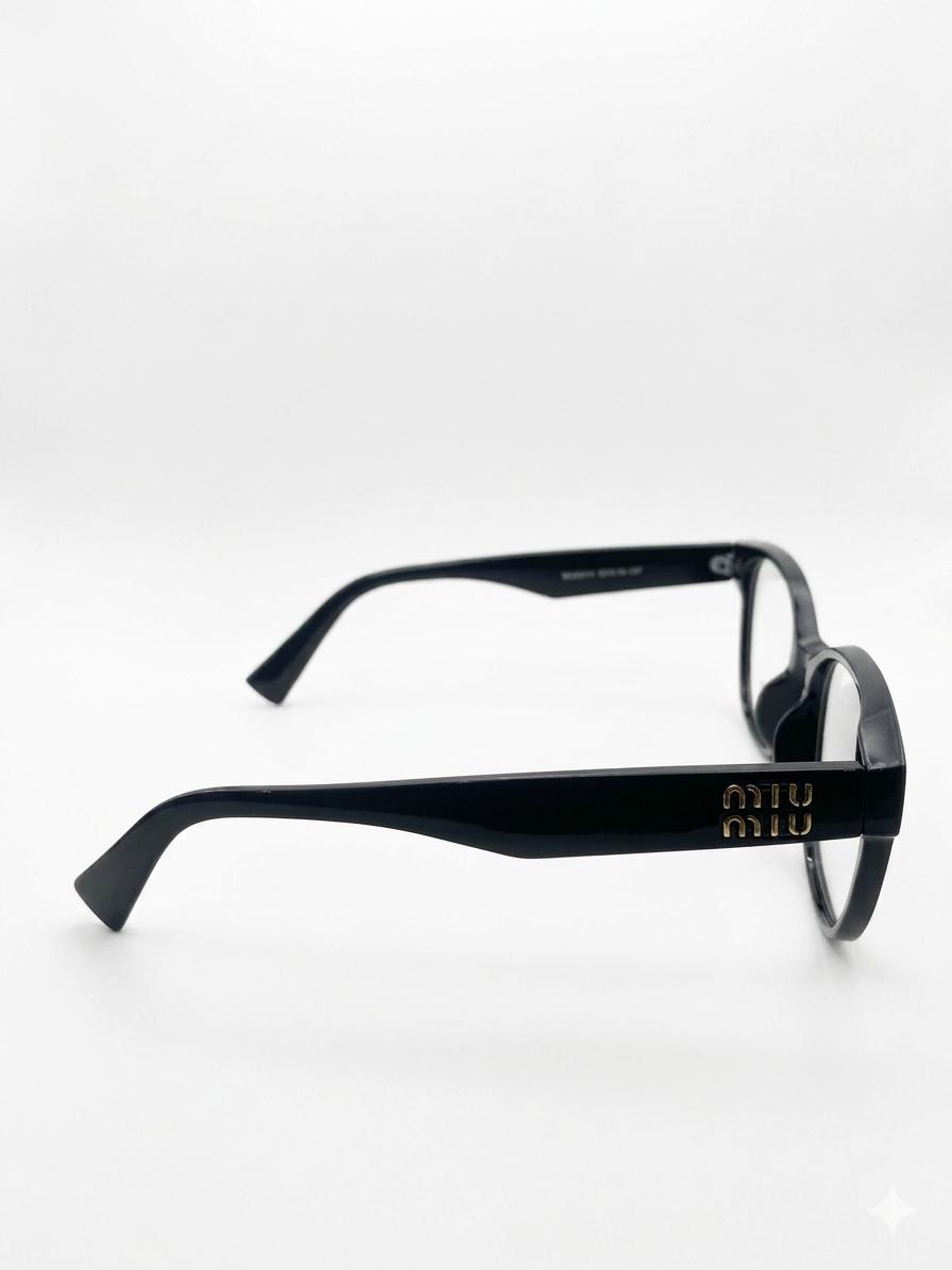 Lentes Miu Miu en color negro