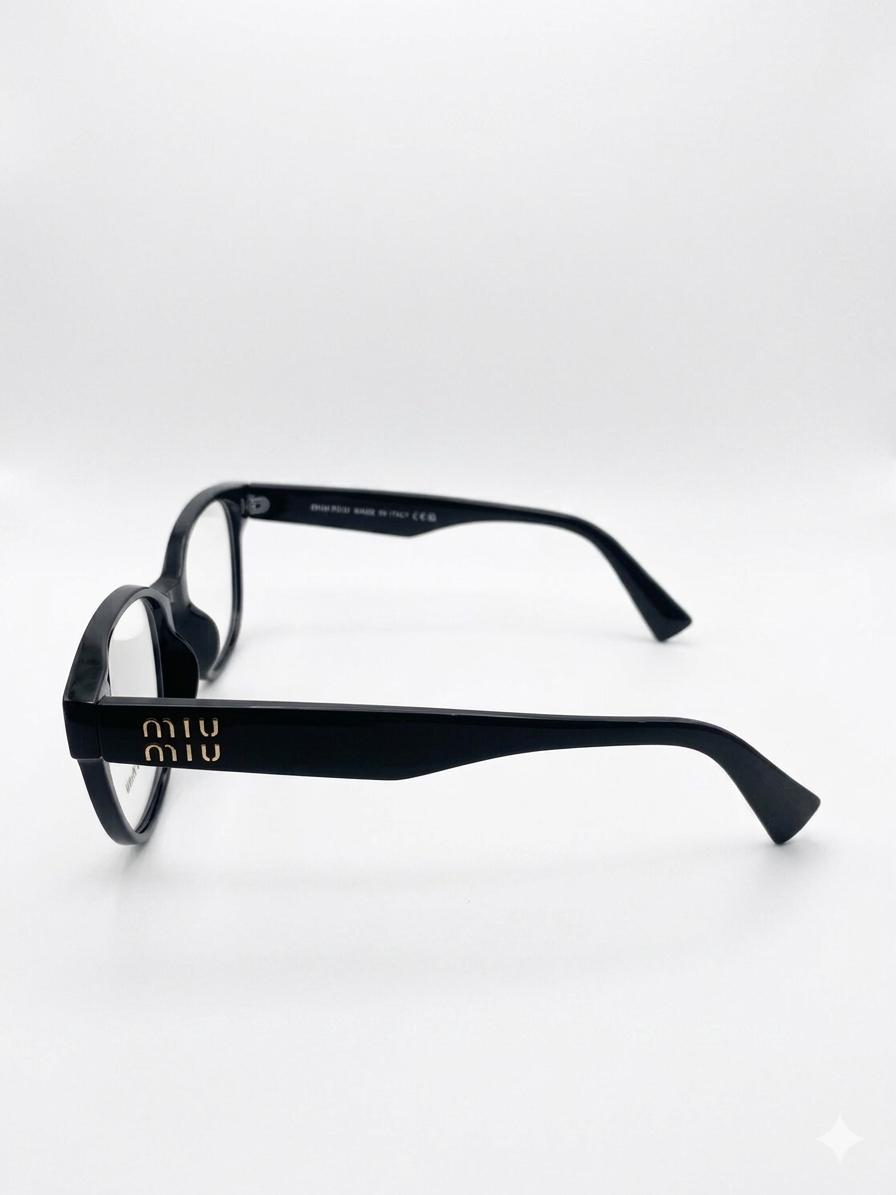 Lentes Miu Miu en color negro